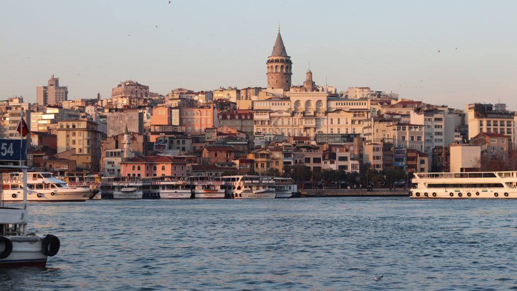 Torre de Galata en barrio Galata