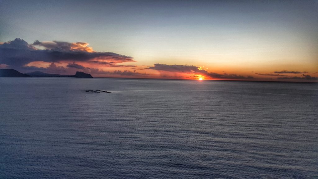 Amanecer en el Mar