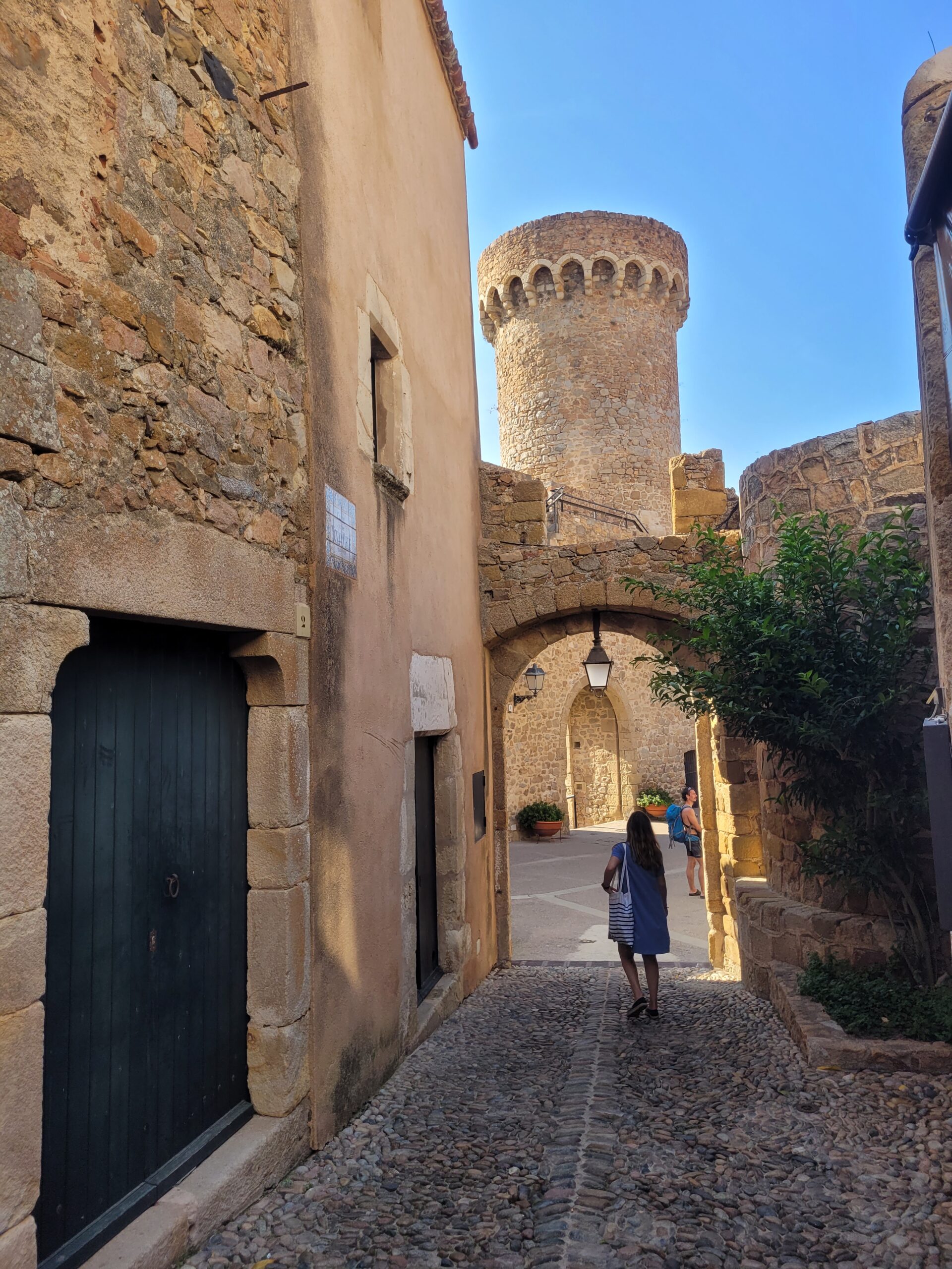 Entrada a la Vila Vella